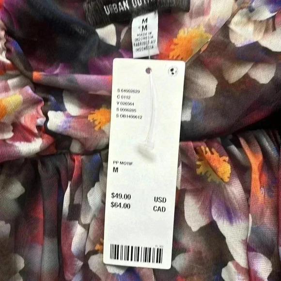 ✨🆕Urban Outfitters🆕✨  | Purple floral carried away blouse - Picture 8 of 15